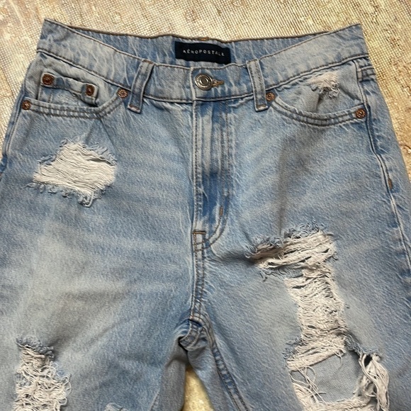 Aeropostale women’s mom jean, distressed look, light wash. Size 2. - Picture 2 of 11